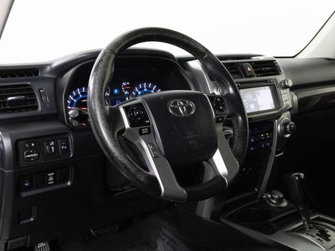 Used 2014 Toyota 4Runner Limited image 5