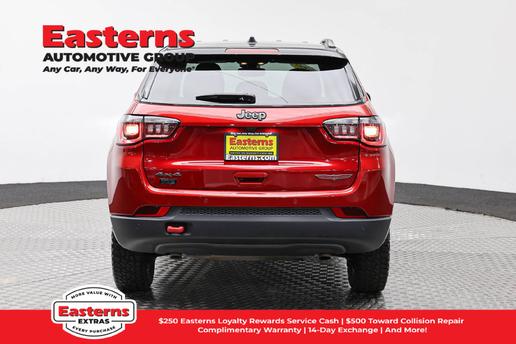 Used 2025 Jeep Compass Trailhawk AWD/4WD image 7