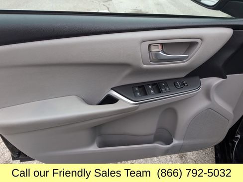 Used 2016 Toyota Camry LE image 13
