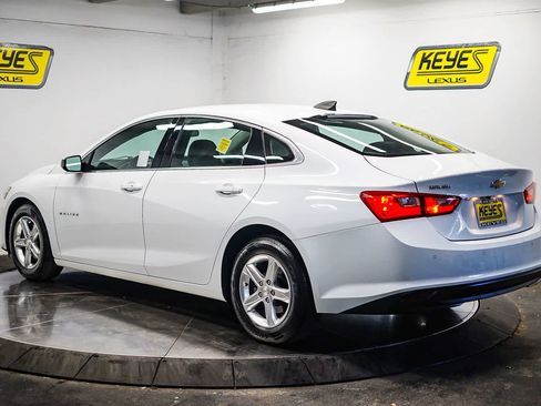 Used 2022 Chevrolet Malibu LS w/ Driver Confidence Package II image 2