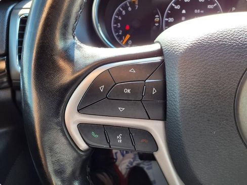 Used 2021 Jeep Grand Cherokee Laredo X image 13