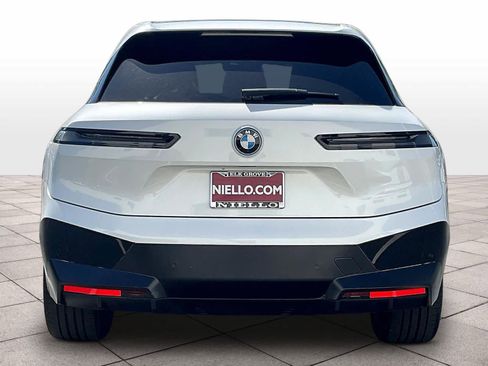 Used 2025 BMW iX xDrive50 w/ Sport Package AWD/4WD image 6