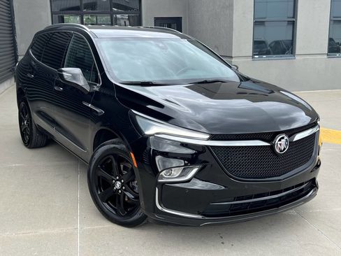 Used 2024 Buick Enclave Essence w/ Sport Touring Edition image 6