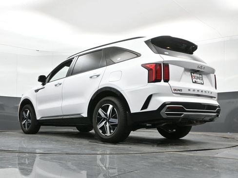 Used 2022 Kia Sorento S FWD image 48
