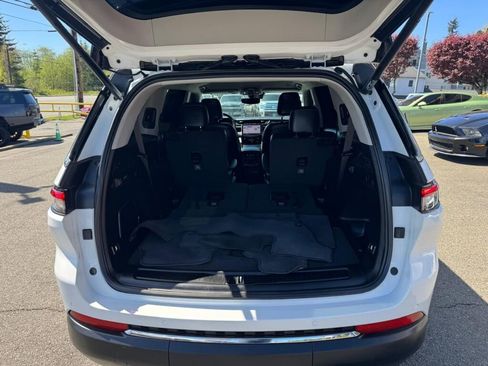 Used 2022 Jeep Grand Cherokee L Limited AWD/4WD image 11