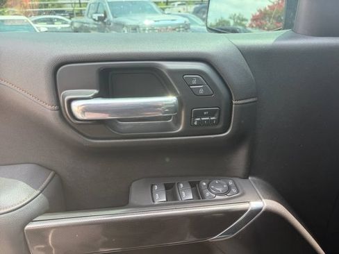 Used 2021 GMC Sierra 1500 AT4 w/ AT4 Value Package AWD/4WD image 4