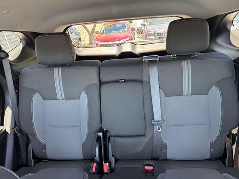 Used 2025 Chevrolet Blazer LT FWD image 39