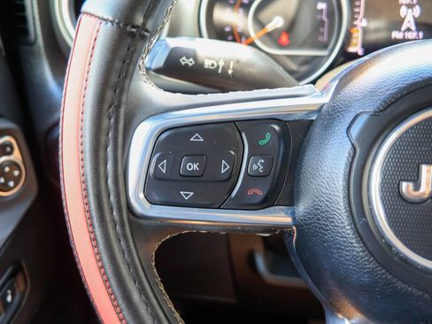 Used 2023 Jeep Wrangler Unlimited Sahara w/ LED Lighting Group AWD/4WD image 12