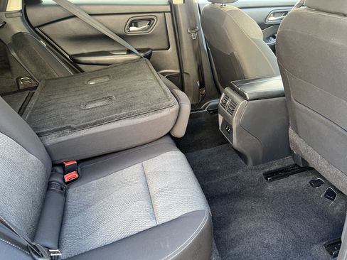 Used 2025 Nissan Rogue SV AWD/4WD image 19