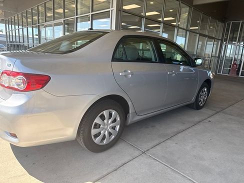 Used 2011 Toyota Corolla LE FWD image 3