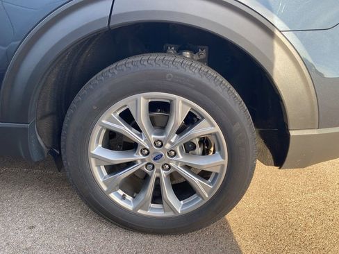 Used 2023 Ford Explorer XLT w/ Equipment Group 202A AWD/4WD image 12