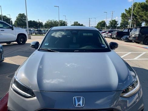 Used 2024 Honda HR-V Sport image 2