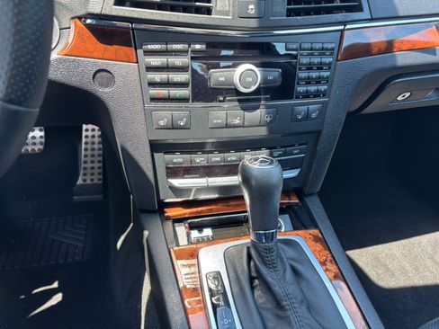 Used 2010 Mercedes-Benz E 550 Coupe image 11