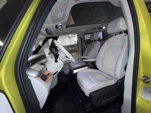 New 2025 Volkswagen ID. Buzz 1st Edition image 57