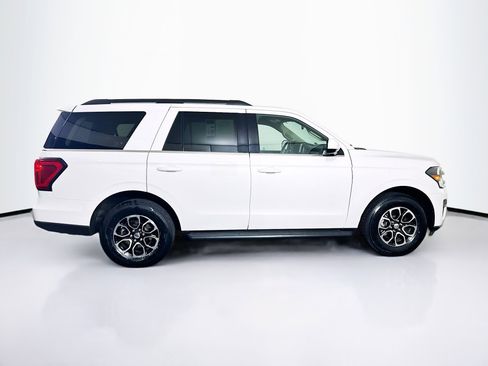 Used 2024 Ford Expedition XLT image 10