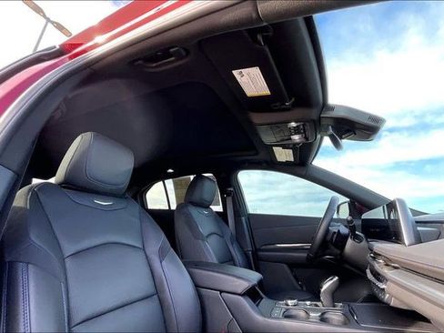Used 2025 Cadillac XT4 Sport image 27