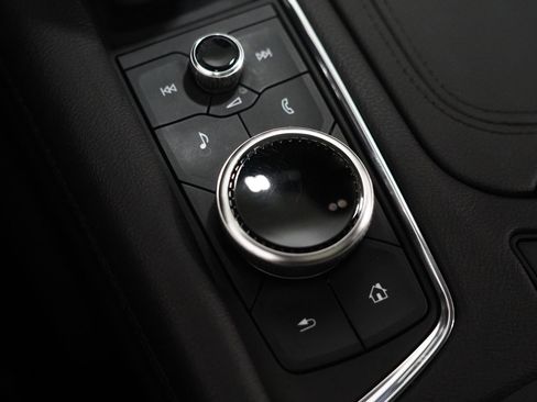 Used 2022 Cadillac XT5 Premium Luxury w/ LPO, Floor Liner Package image 30