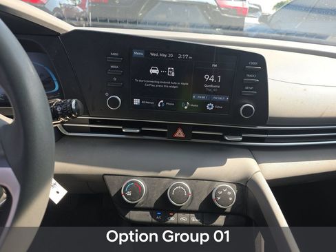 Used 2025 Hyundai Elantra SE FWD image 4