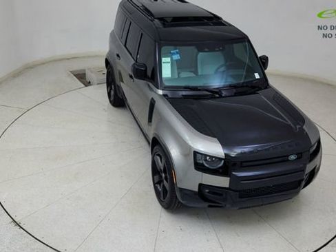 Used 2025 Land Rover Defender 110 X image 81