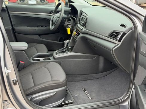 Used 2018 Hyundai Elantra SE w/ Cargo Package FWD image 8