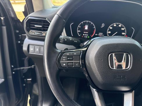 Used 2024 Honda Pilot Touring image 31