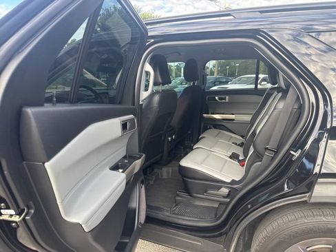 Used 2021 Ford Explorer XLT w/ Equipment Group 202A RWD image 14