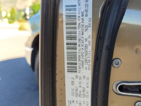 Used 2014 RAM 1500 Outdoorsman AWD/4WD image 9