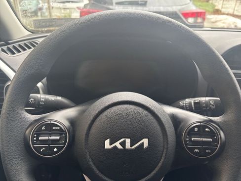 Used 2025 Kia Soul LX w/ LX Technology Package image 25