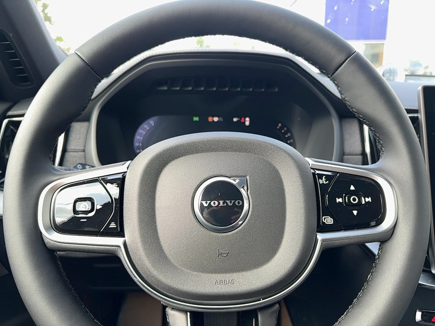 Used 2026 Volvo XC90 B6 Ultra w/ Protection Package Premier AWD/4WD image 19