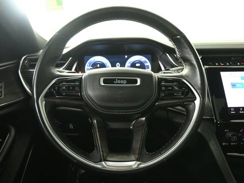 Used 2022 Jeep Grand Cherokee Overland AWD/4WD image 34