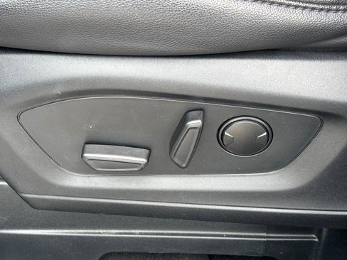 Used 2023 Ford Explorer Limited w/ Limited Technology Package image 17