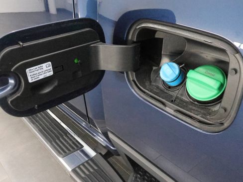 Used 2022 Chevrolet Silverado 2500 LT w/ Convenience Package image 30