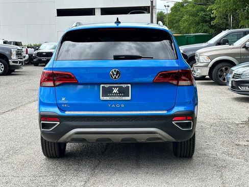 Used 2022 Volkswagen Taos SEL w/ Panoramic Sunroof Package image 5