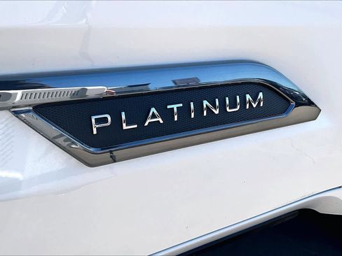 Used 2025 Toyota Sequoia Platinum image 9