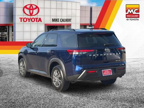 Used 2024 Nissan Pathfinder SV AWD/4WD image 3