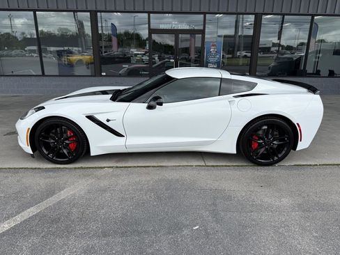 Used 2016 Chevrolet Corvette Stingray Coupe w/ Z51 2LT w/ 2LT Preferred Equipment Group RWD image 13