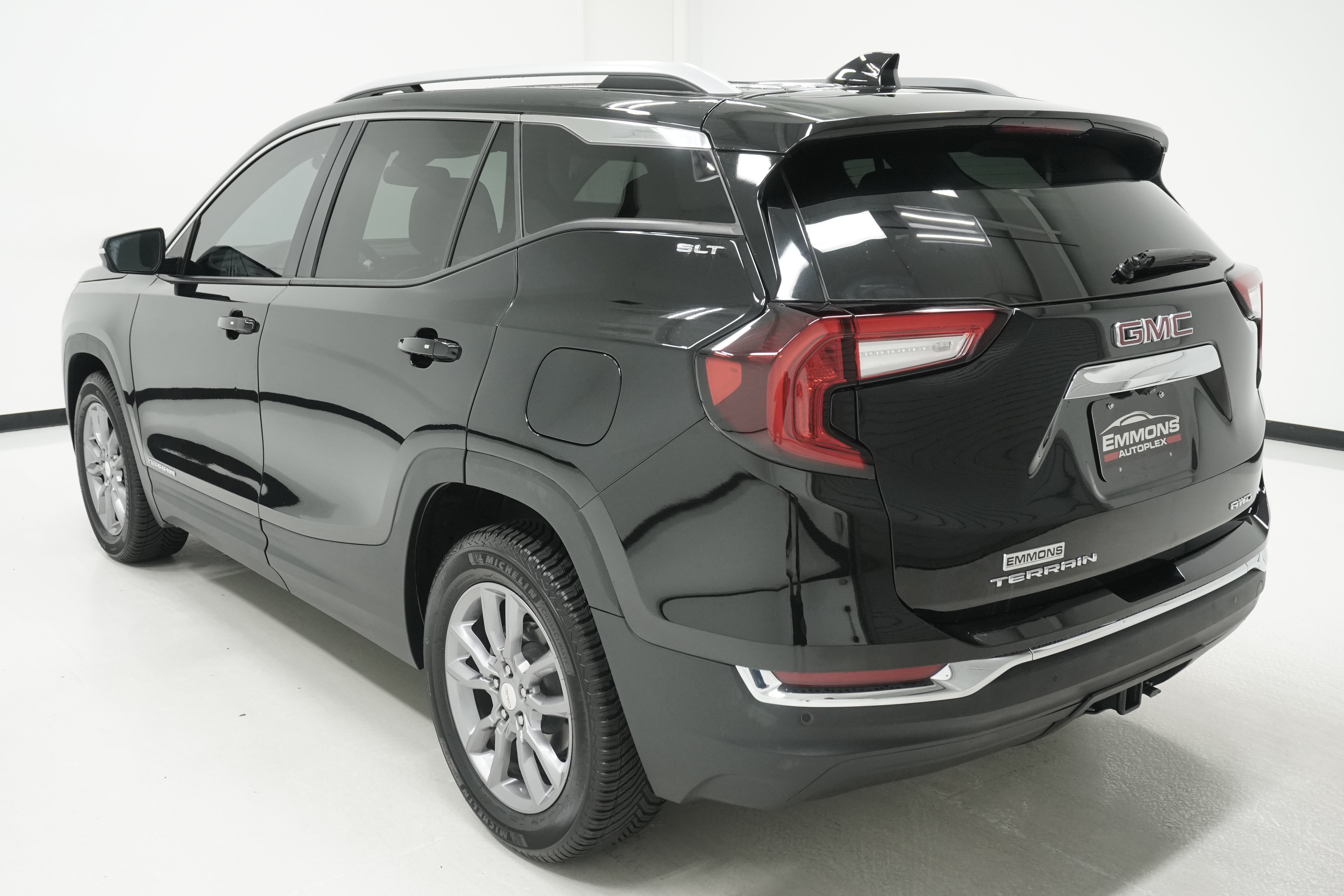 Used 2023 GMC Terrain SLT w/ Infotainment Package II AWD/4WD image 6
