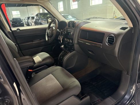 Used 2014 Jeep Patriot Sport w/ Power Value Group FWD image 28