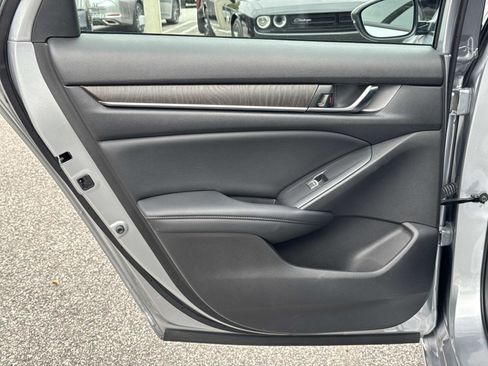 Used 2018 Honda Accord EX-L image 11