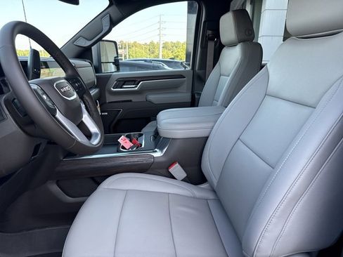 New 2026 GMC Sierra 2500 SLT w/ SLT Premium Package image 5