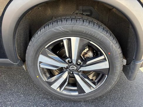 Certified 2023 Nissan Rogue Platinum image 27