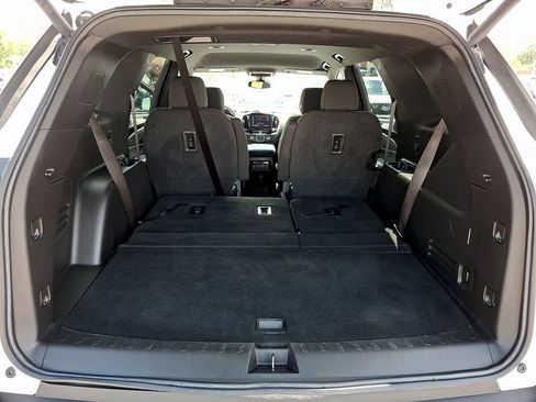 Used 2023 Chevrolet Traverse LT FWD image 29