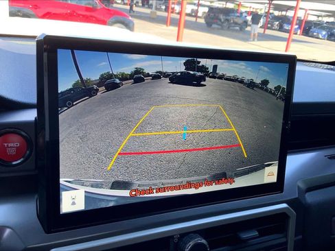 Used 2025 Toyota Tacoma TRD Sport image 27