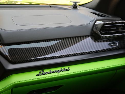 Used 2026 Lamborghini Urus S AWD/4WD image 25