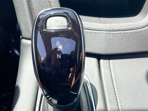 Used 2025 Cadillac XT5 Premium Luxury w/ Technology Package AWD/4WD image 17