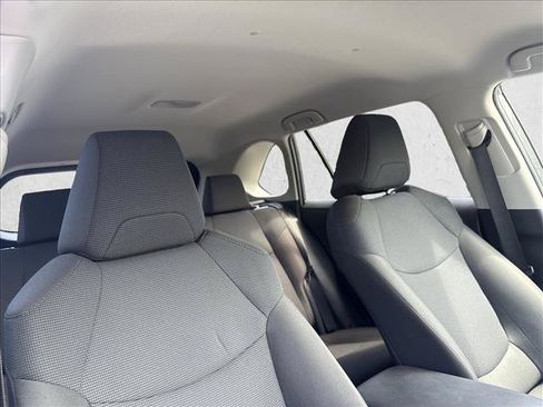Certified 2025 Toyota RAV4 LE FWD image 29
