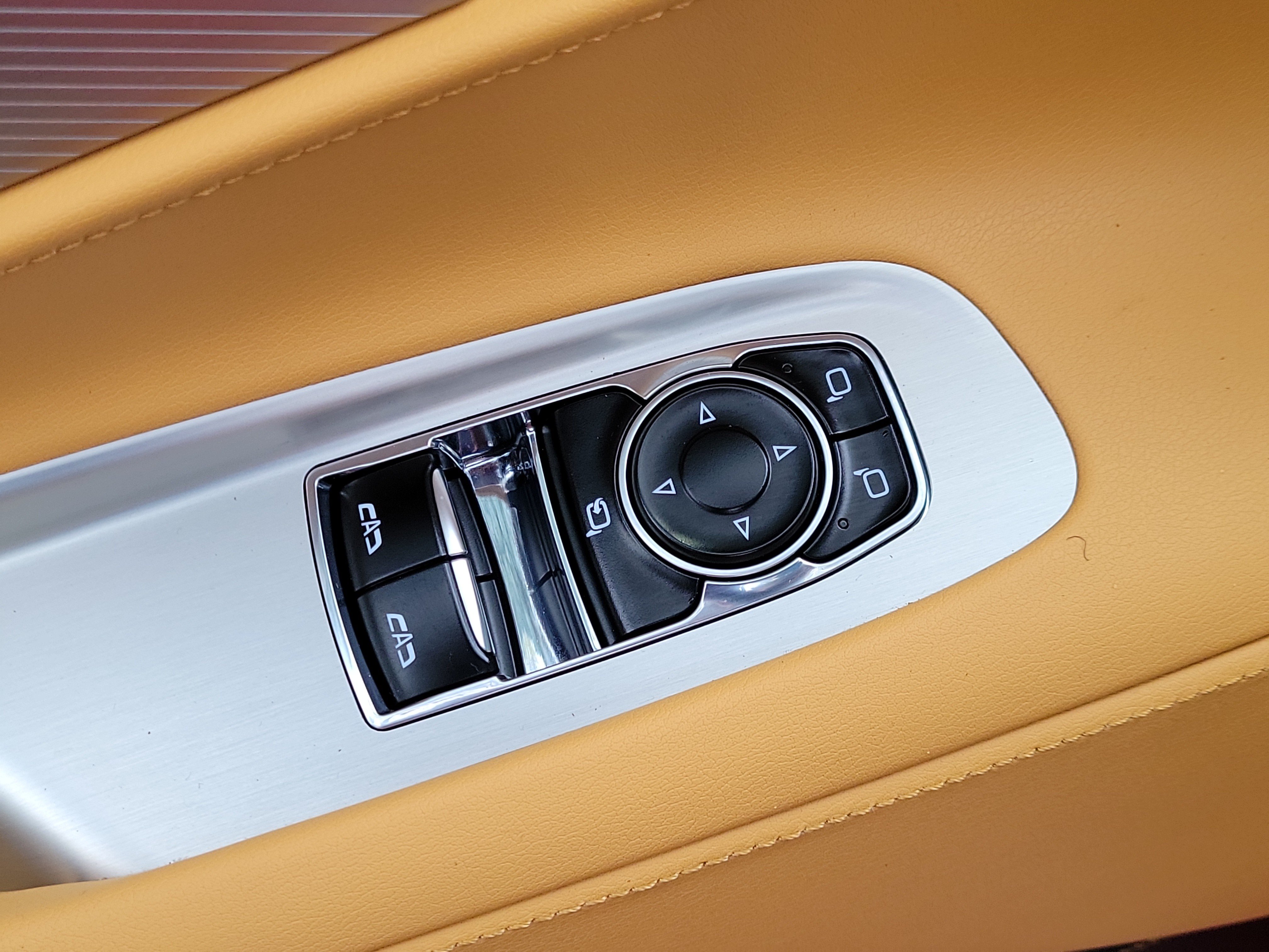 Used 2020 Chevrolet Corvette Stingray Preferred Cpe w/ 2LT Preferred Equipment Group RWD image 17