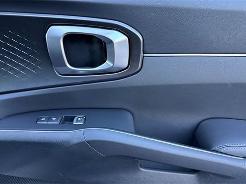 Used 2022 Kia Sorento S image 22