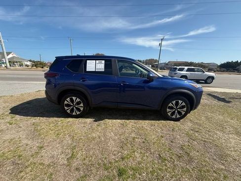 Used 2023 Nissan Rogue SV FWD image 8