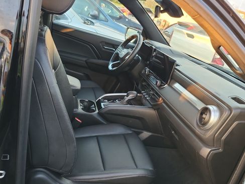 Used 2025 Chevrolet Colorado LT w/ LT Convenience Package AWD/4WD image 11